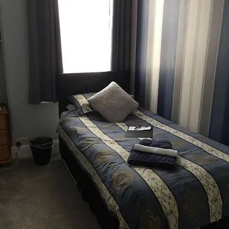Inglewood Guest House-3